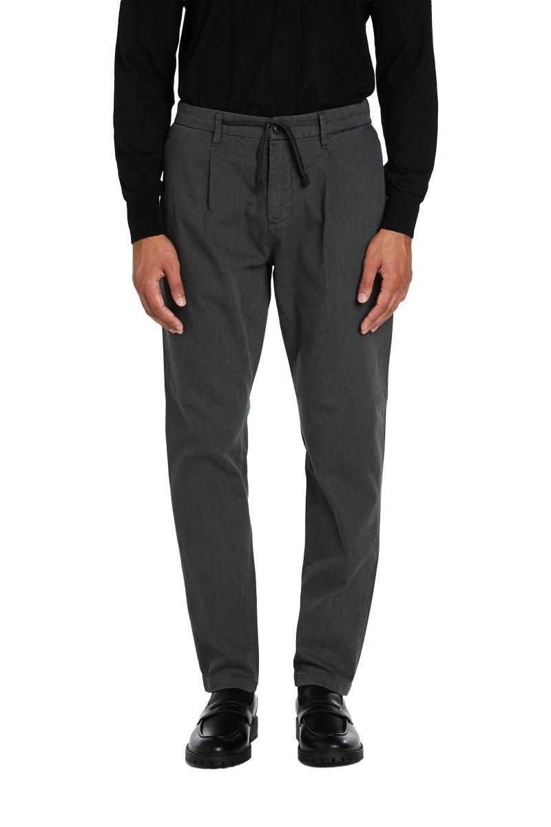 Pantaloni Chino con Pences e Laccetto